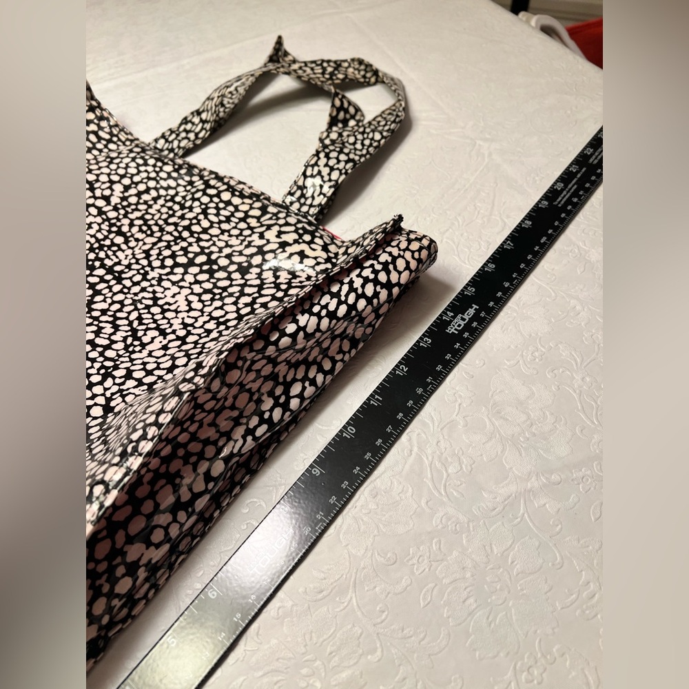 Murval Black and White Spotted Tote Bag - Picture 5 of 10
